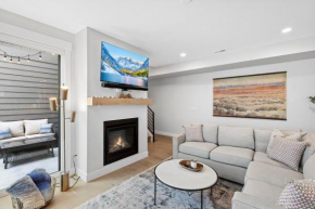 Chic & Spacious Townhouse Near Olde Town Arvada